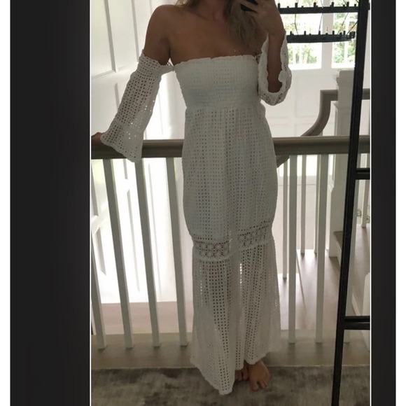 Venus white long eyelet with embroidery cold shoulder bell sleeves size 10 - Picture 1 of 9